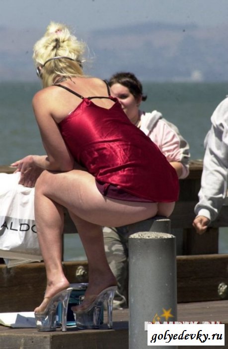 Занимаемся подглядыванием за девушками