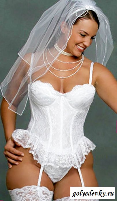 Искушение перед свадьбой в белых платьях 