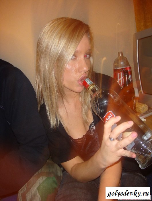 Похотливое поведение пьяных малышек