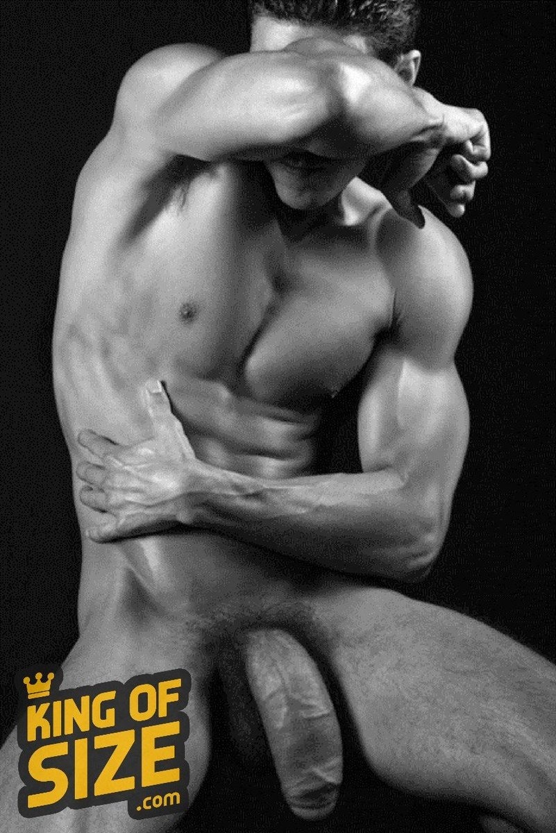 Красивый голый мужчина с членом