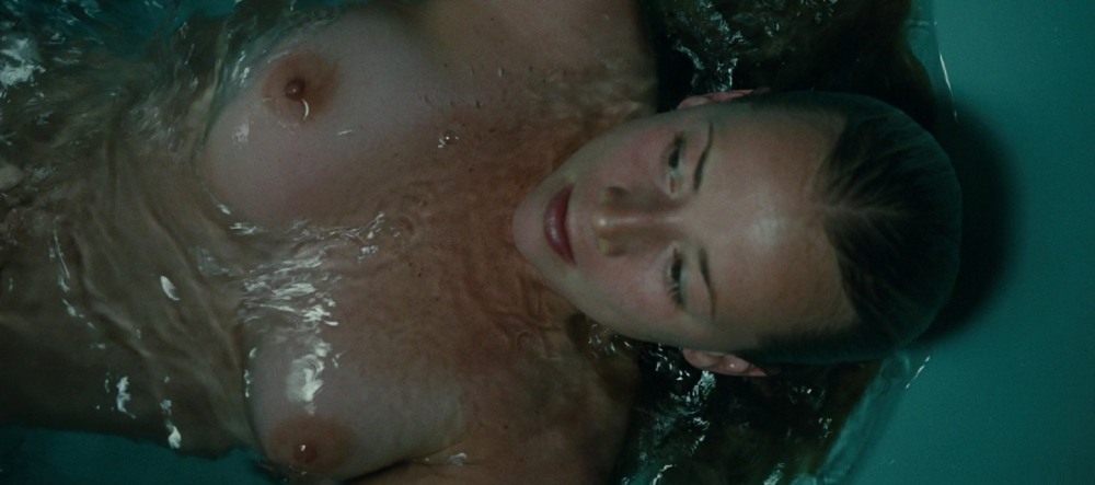 Сюзанна Гамильтон в фильме 1984