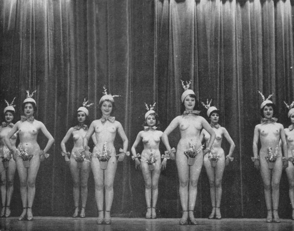 Голые танцовщицы кабаре ретро