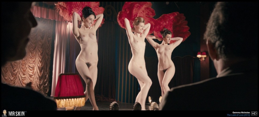 Голые танцовщицы кабаре