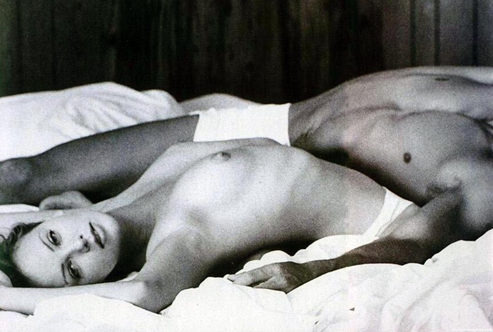 Шарлиз Террон без трусов