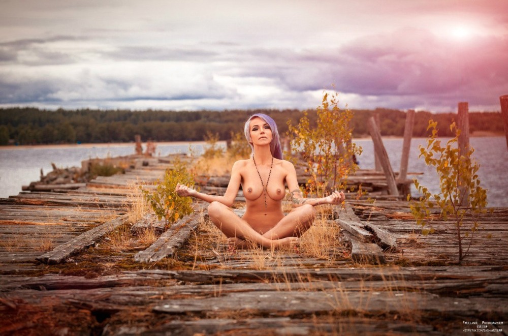 Голые девчонки в Карелии