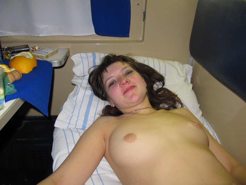 Эротичные девушки в поезде