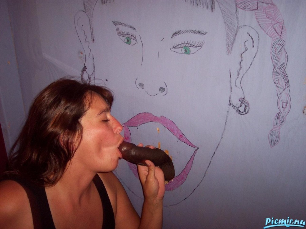 Кроссдрессер в глорихолл