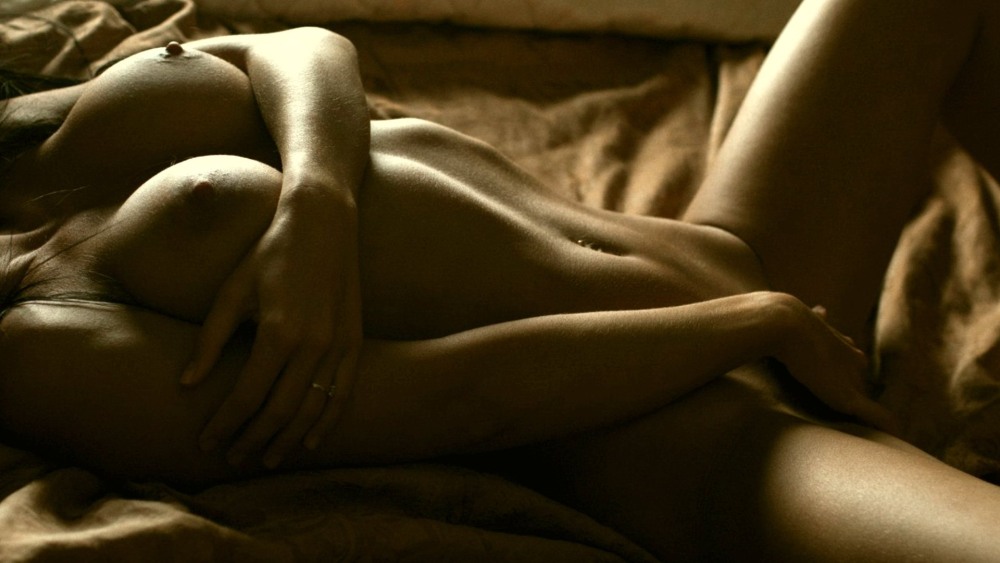 Две красотки с голыми кисками