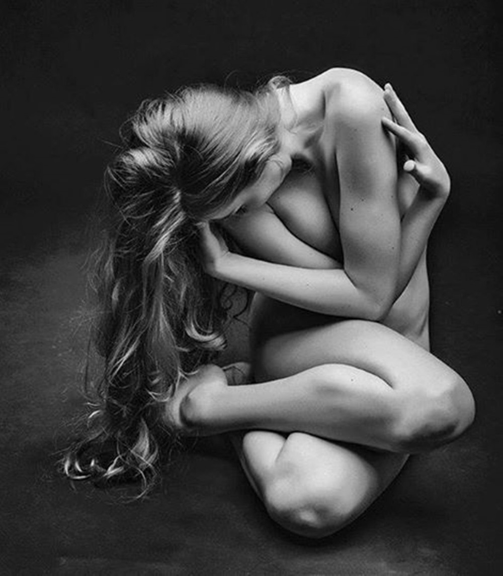 Позы для фотосессии в стиле ню