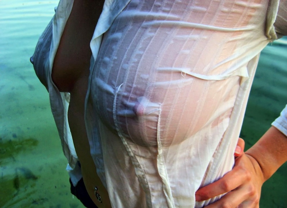 Кейт Аптон в мокрой футболке