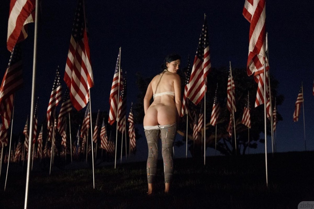 Порнофото девушек в трусах