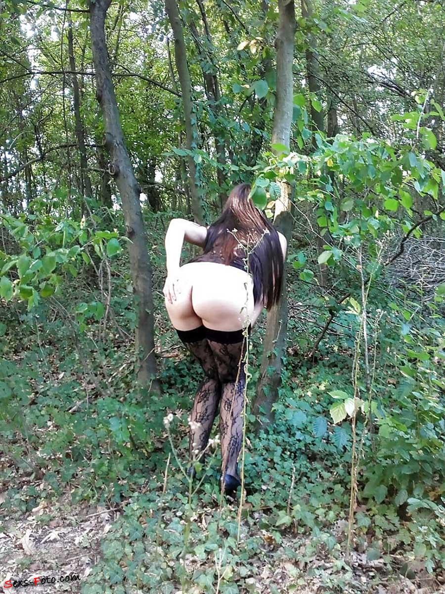 Красавицы на природе рачком