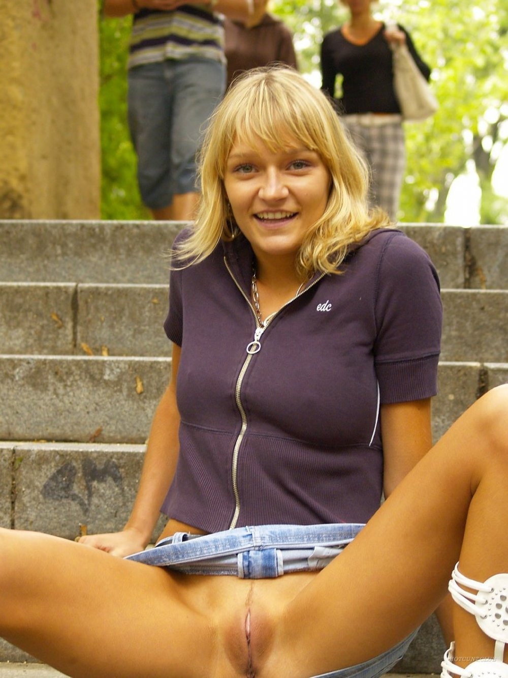 Засветили писи высокие (58 фото)