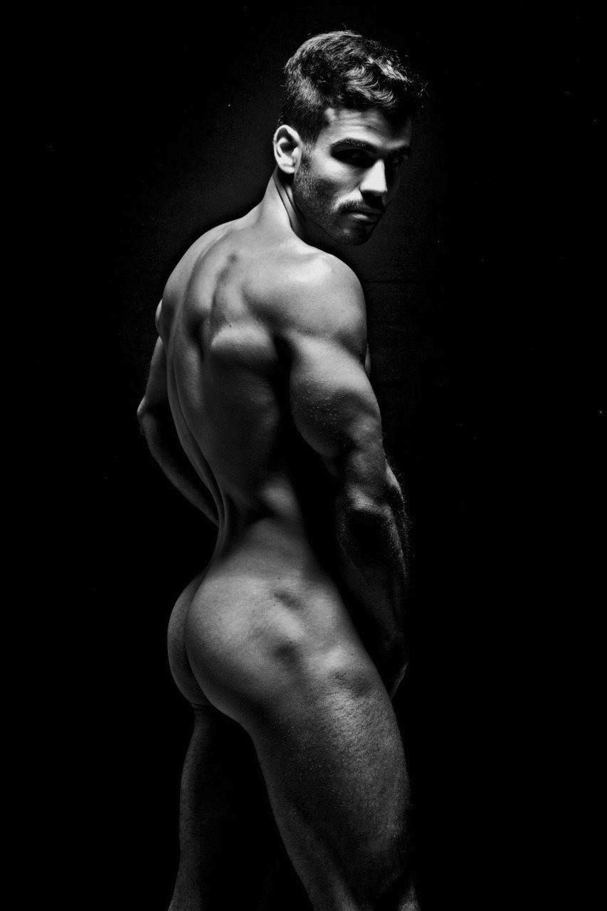 Голые возбужденные парни