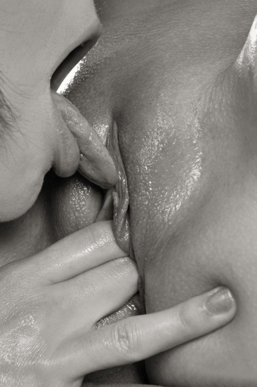 Красивые девушки в позе 69