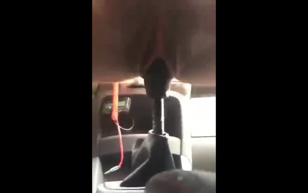 Девушка кончает от машины