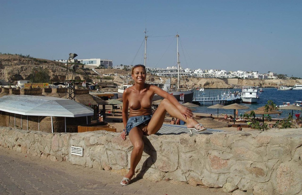 Жена разделась в Египте