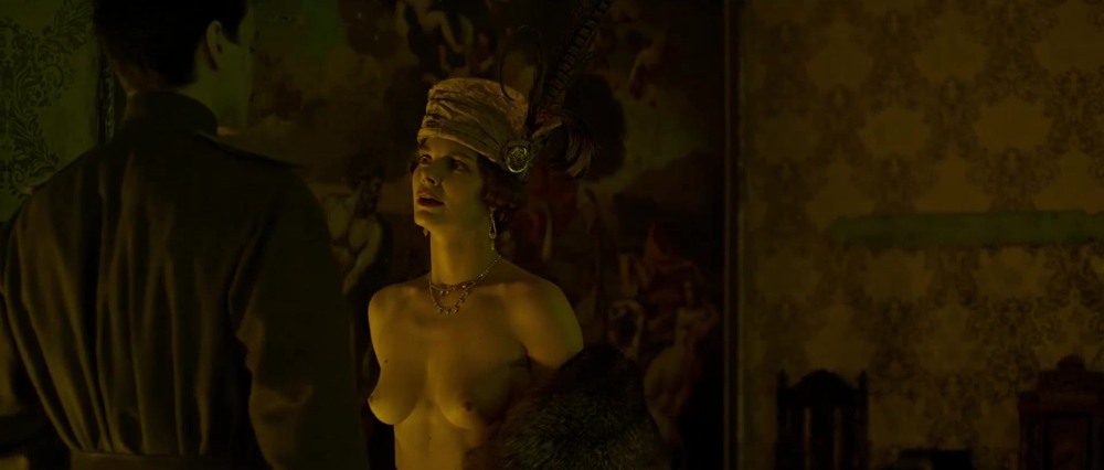 Елизавета Боярская топлес