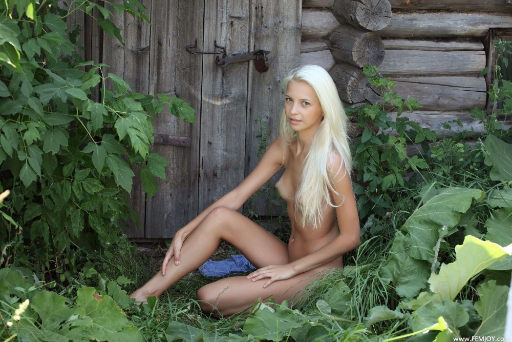 Эротическая фотосессия русских девушек в деревне