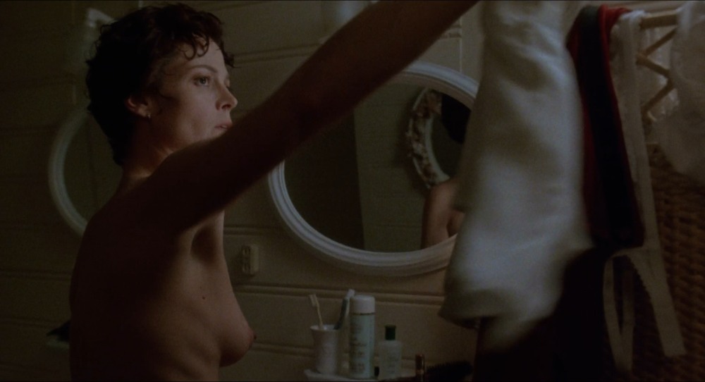 Сигурни Уивер голая чужой