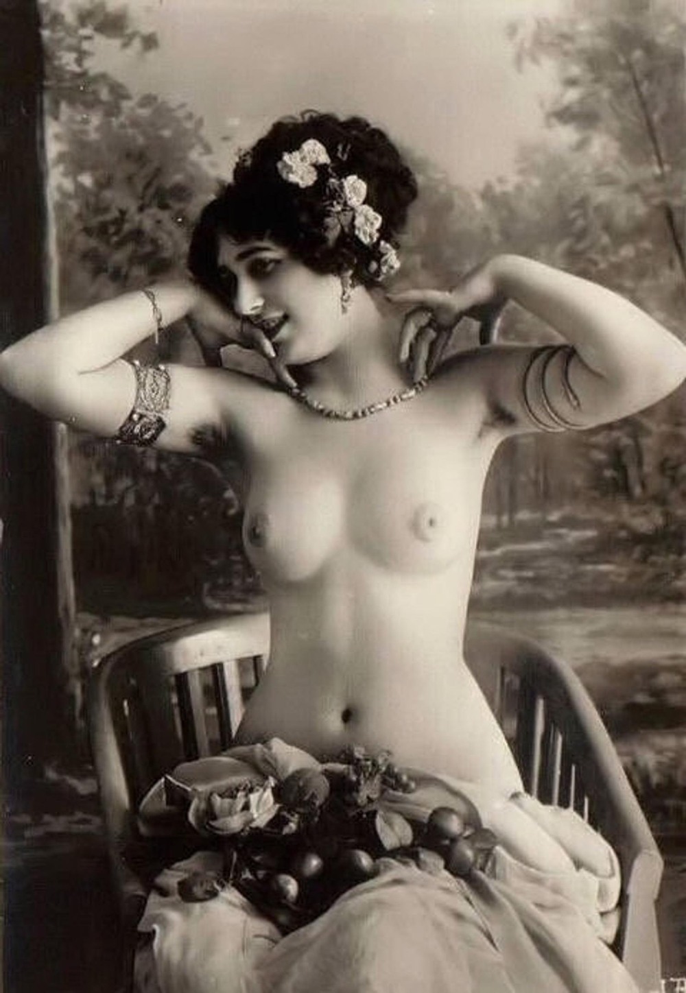 Шикарные ретро женщинам ню