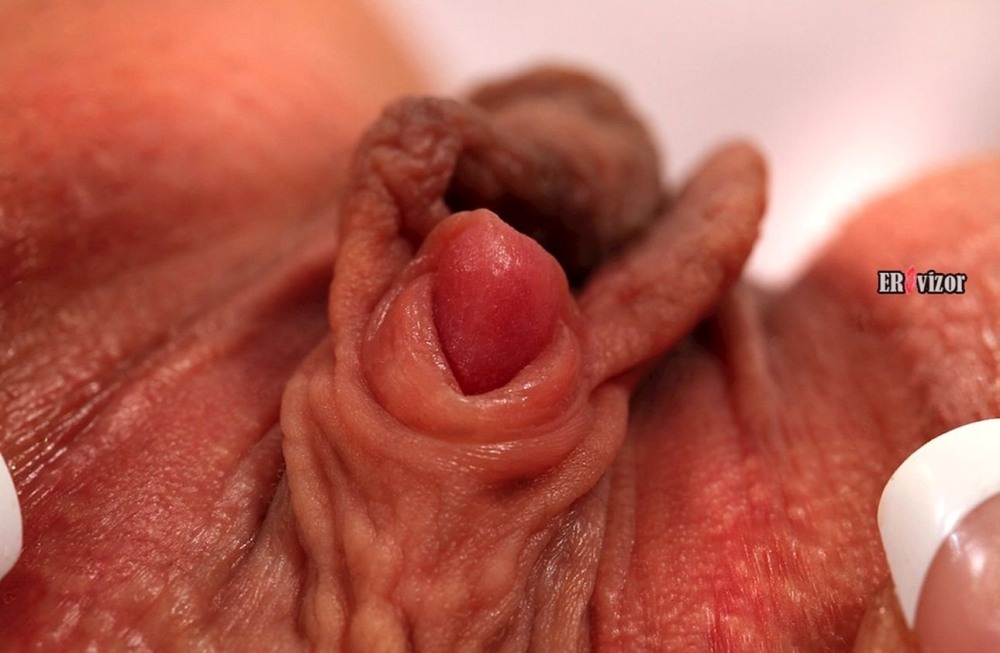 Огромный женский клитор