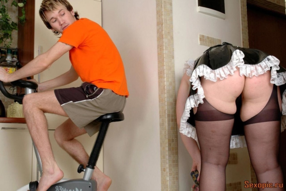 Зрелую домработницу в анал