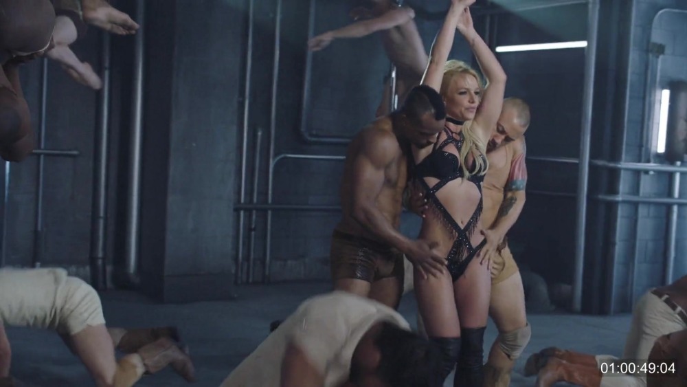 Голая пи б Спирс ебля верхом