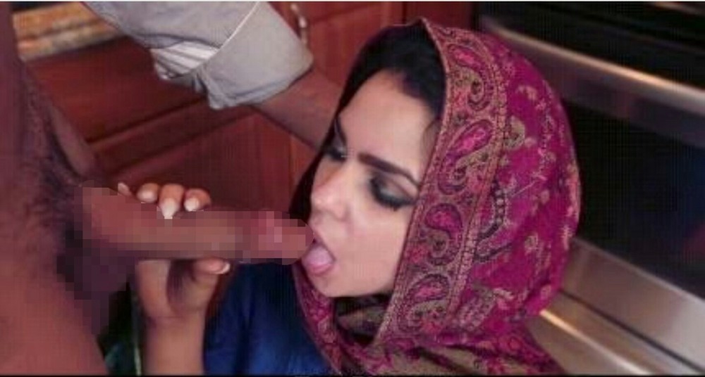 Выебал мусульманку в хиджабе