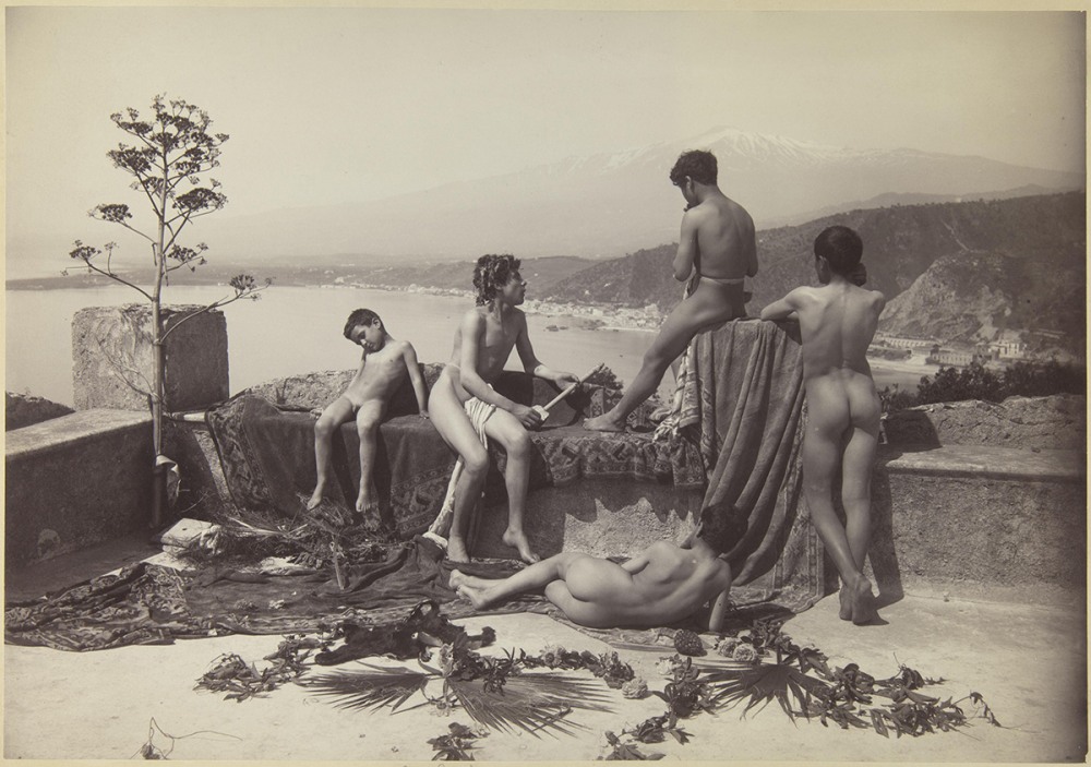 Купаться голышом с мамкой