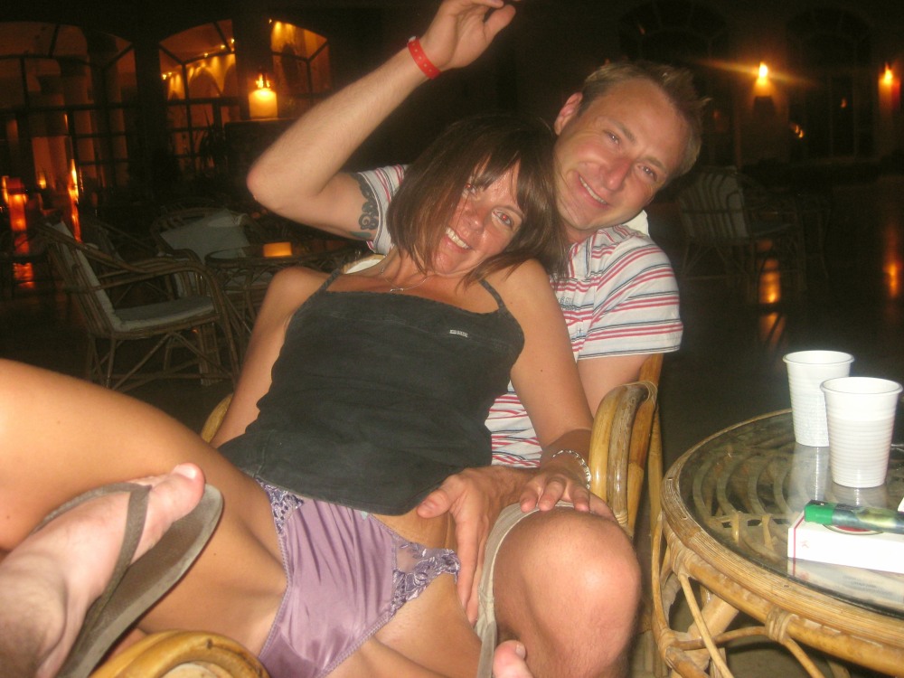 Пьяные девушки без трусов