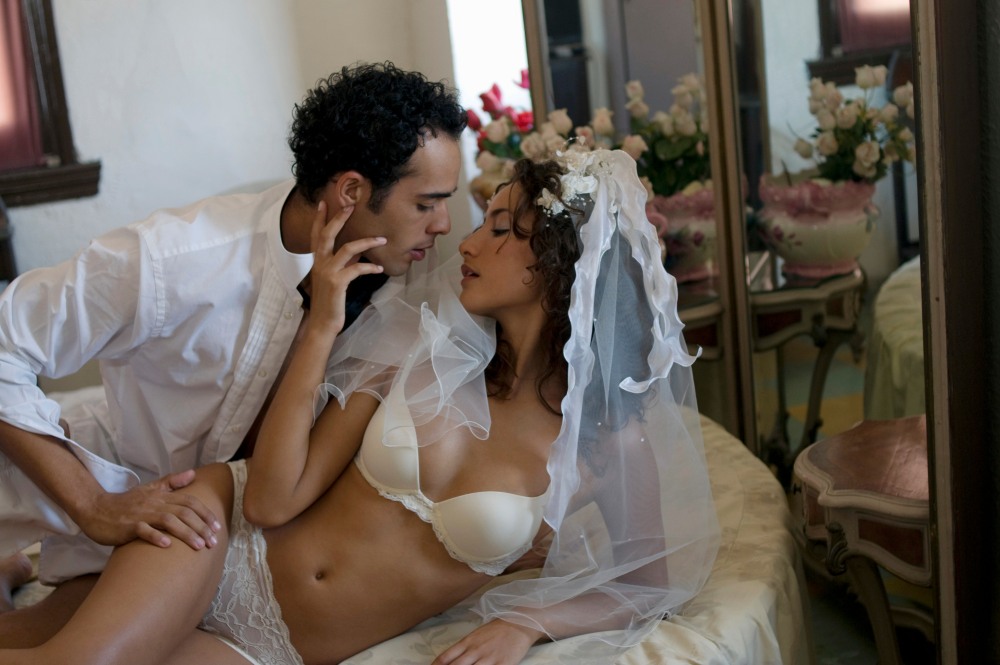 Голая невеста в брачную ночь