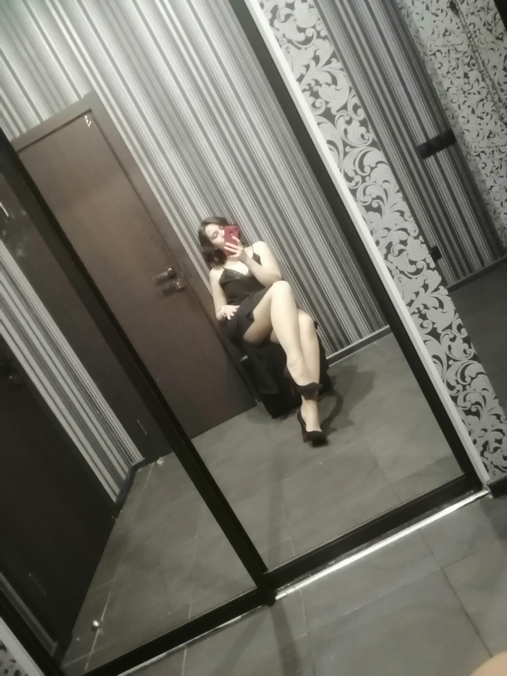 Секси брюнетки домашние