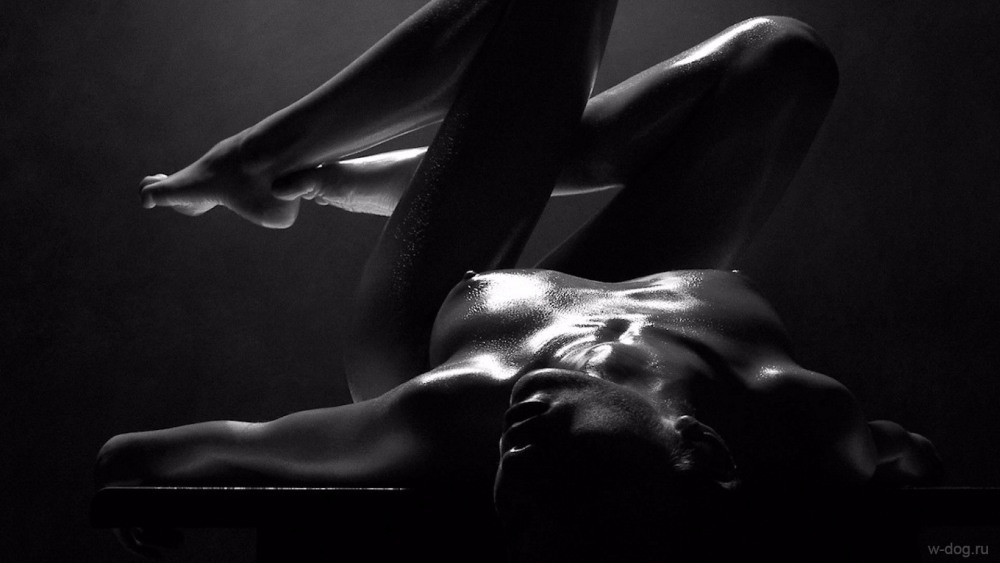 Черно белые эротические фото