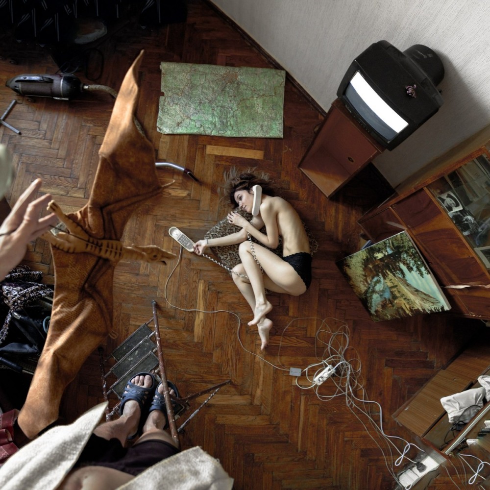 Девушка в коммуналке