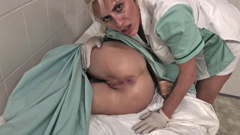 Голые женщины в психбольнице