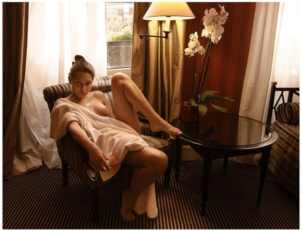 Эротические фото на кресле