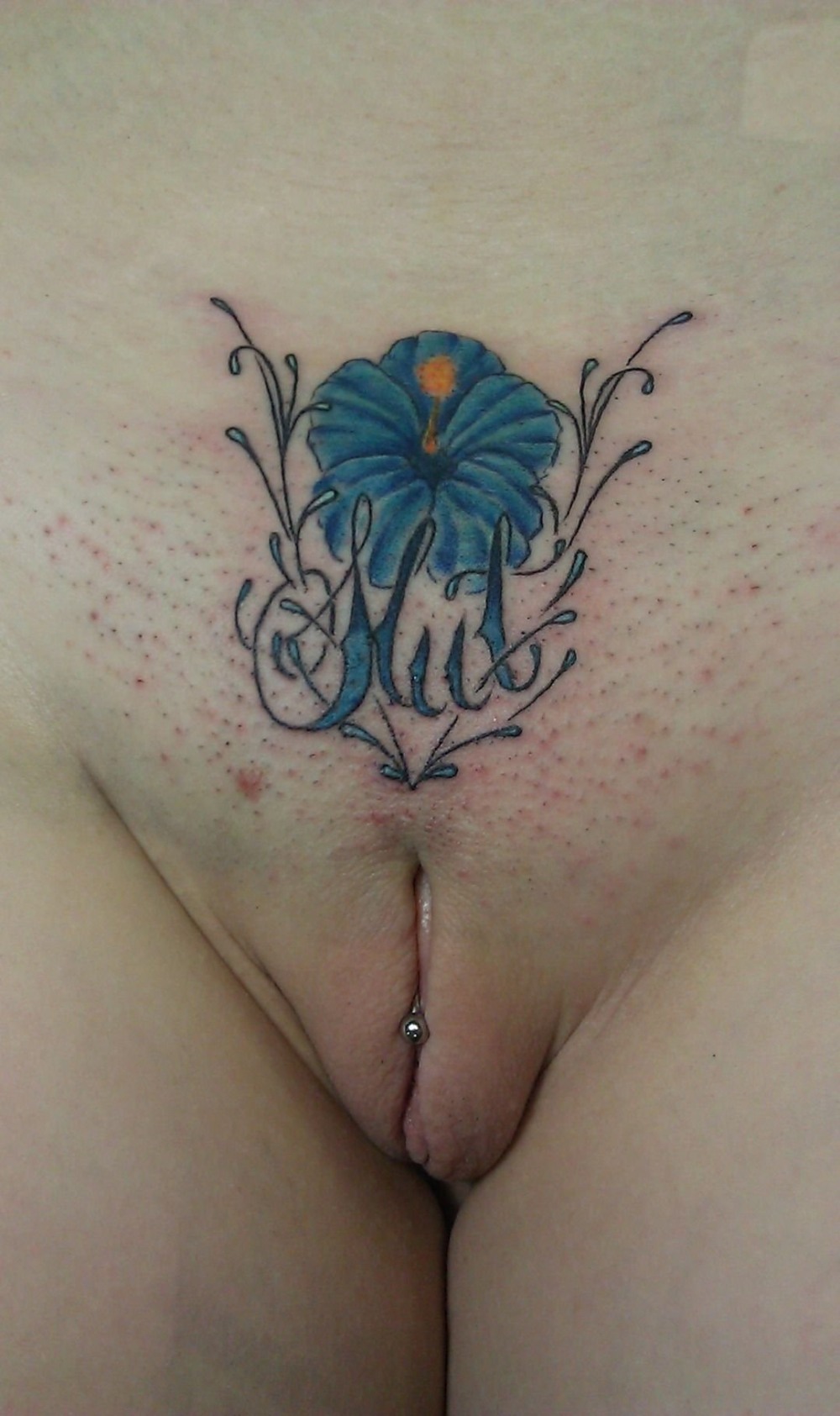 Женские интимные наколки