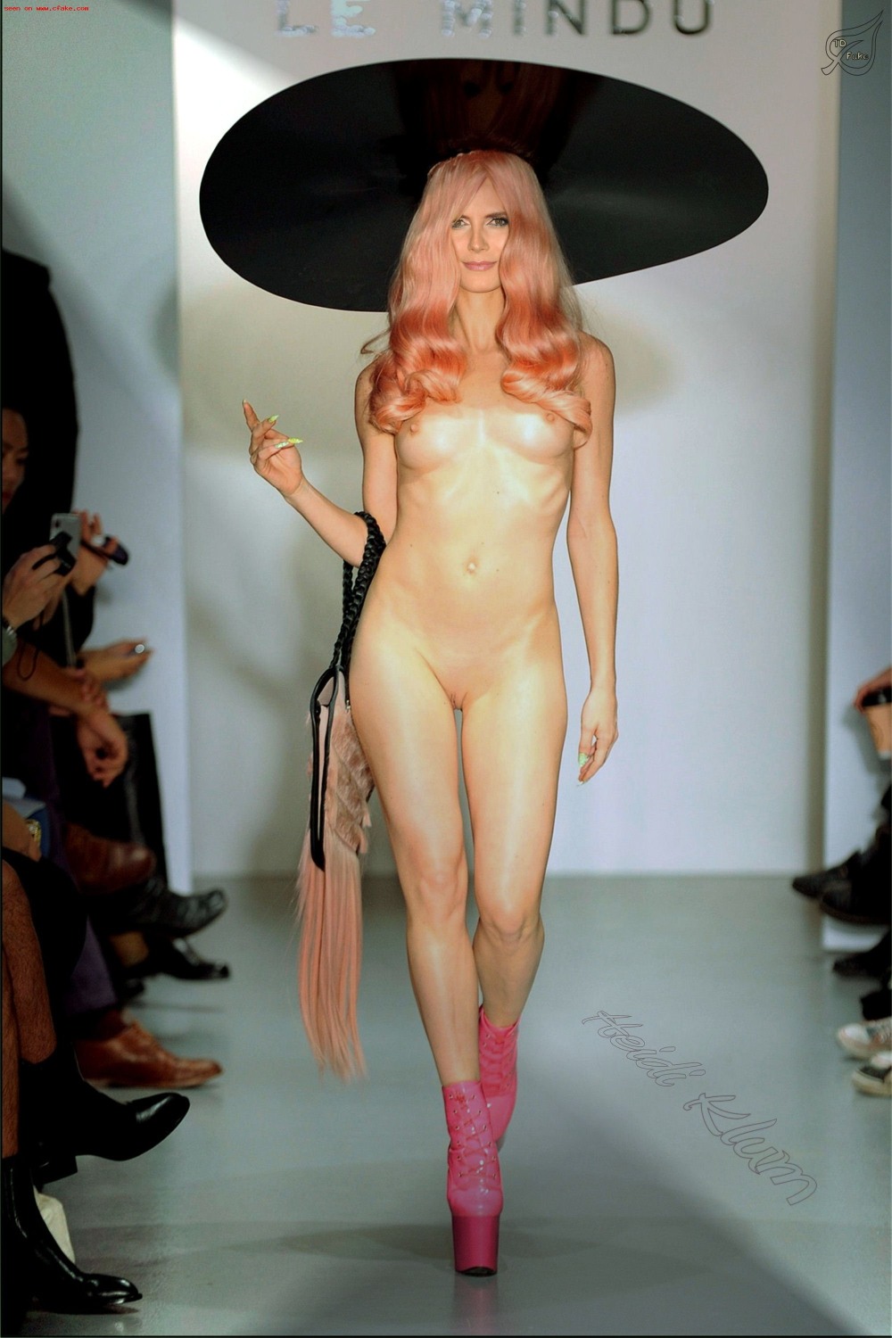 Трах скрасоткай подиума