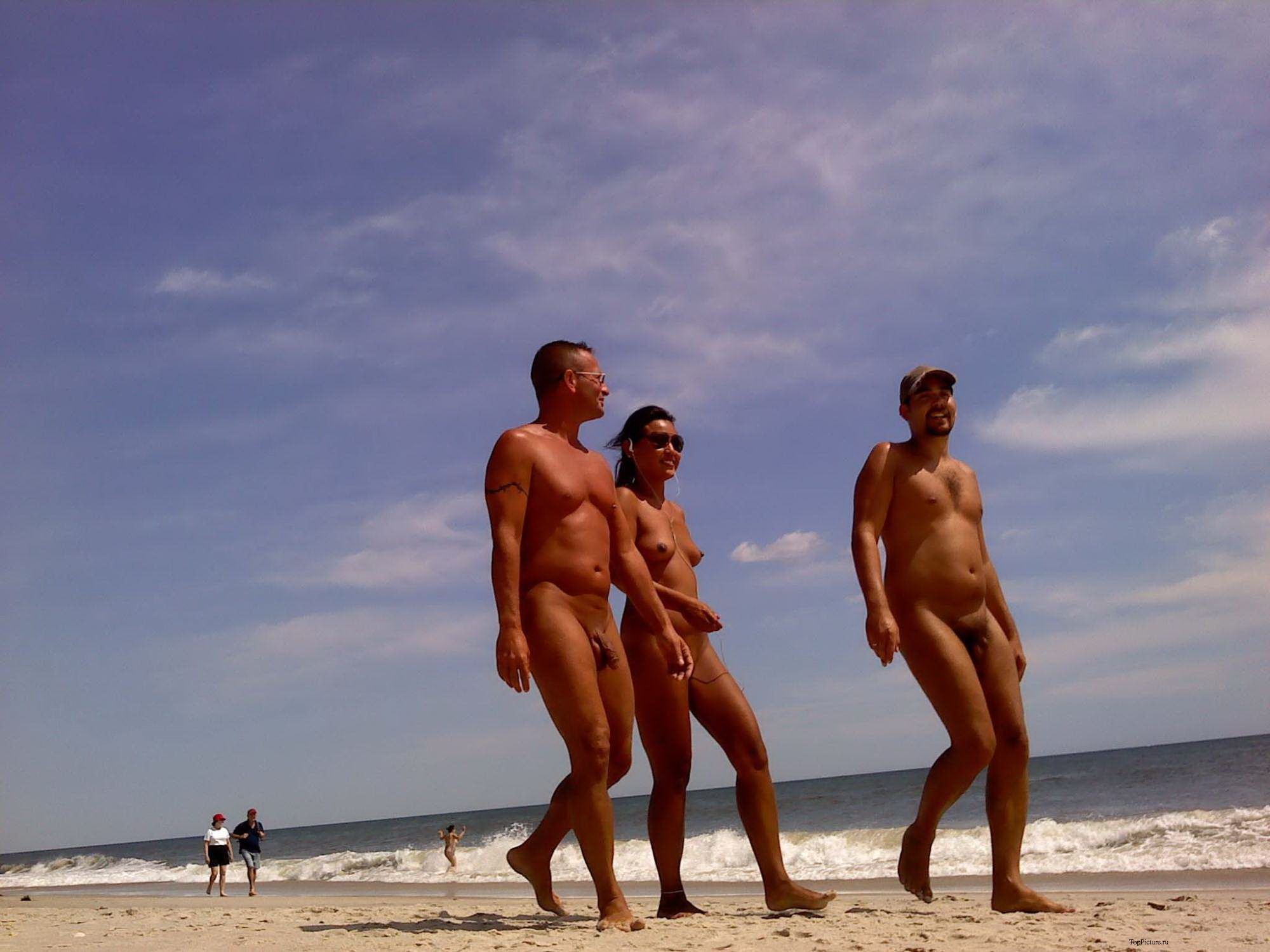 когда можно голым на пляж фото 78