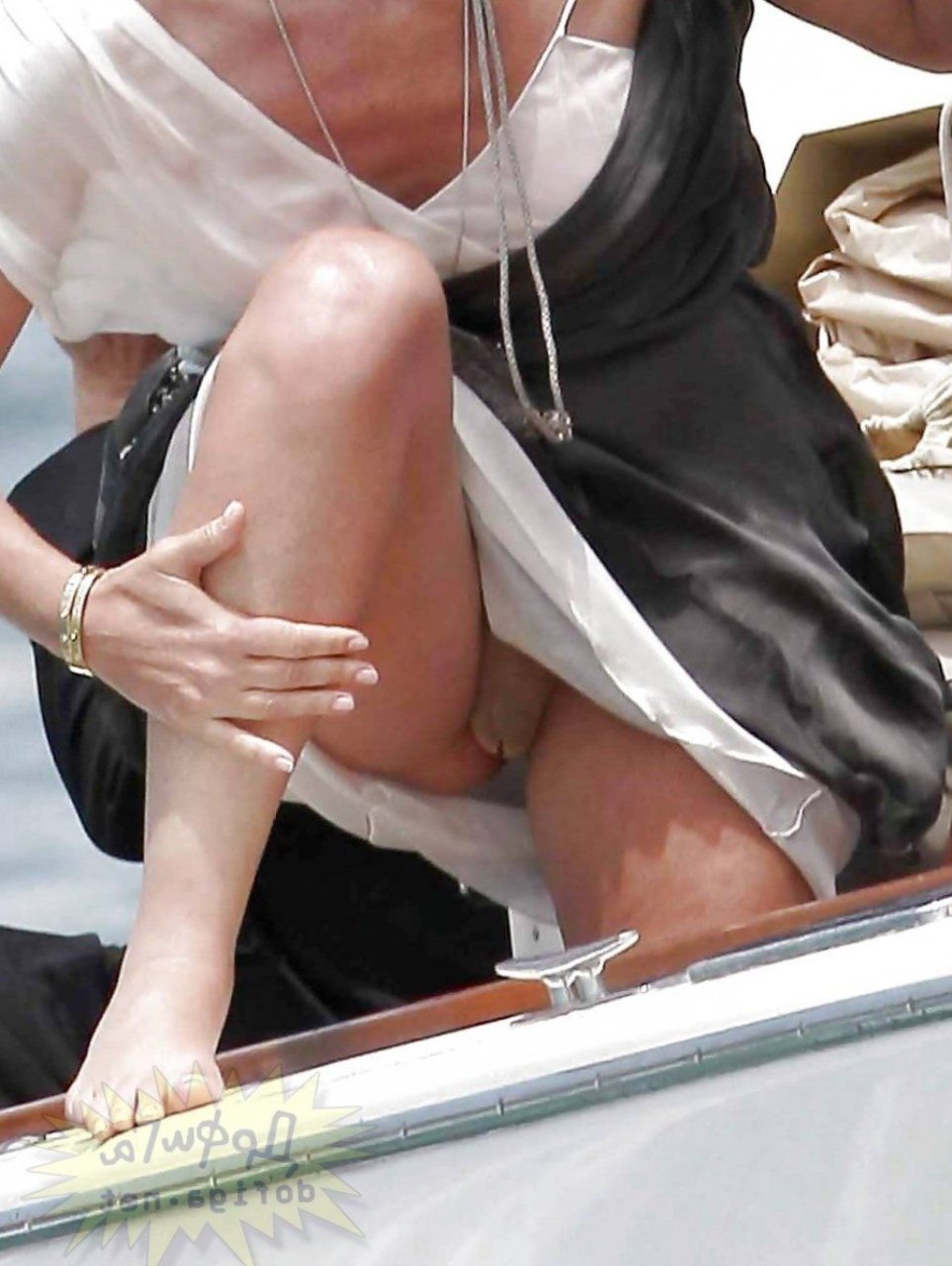 Эмма Уотсон без трусов без