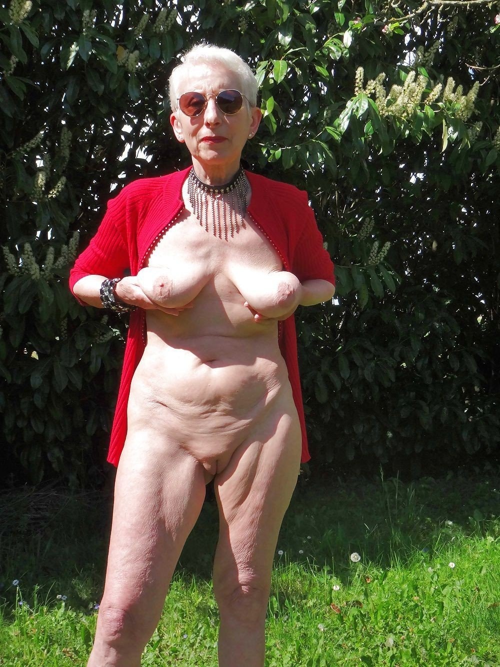 Очень старые голые женщины
