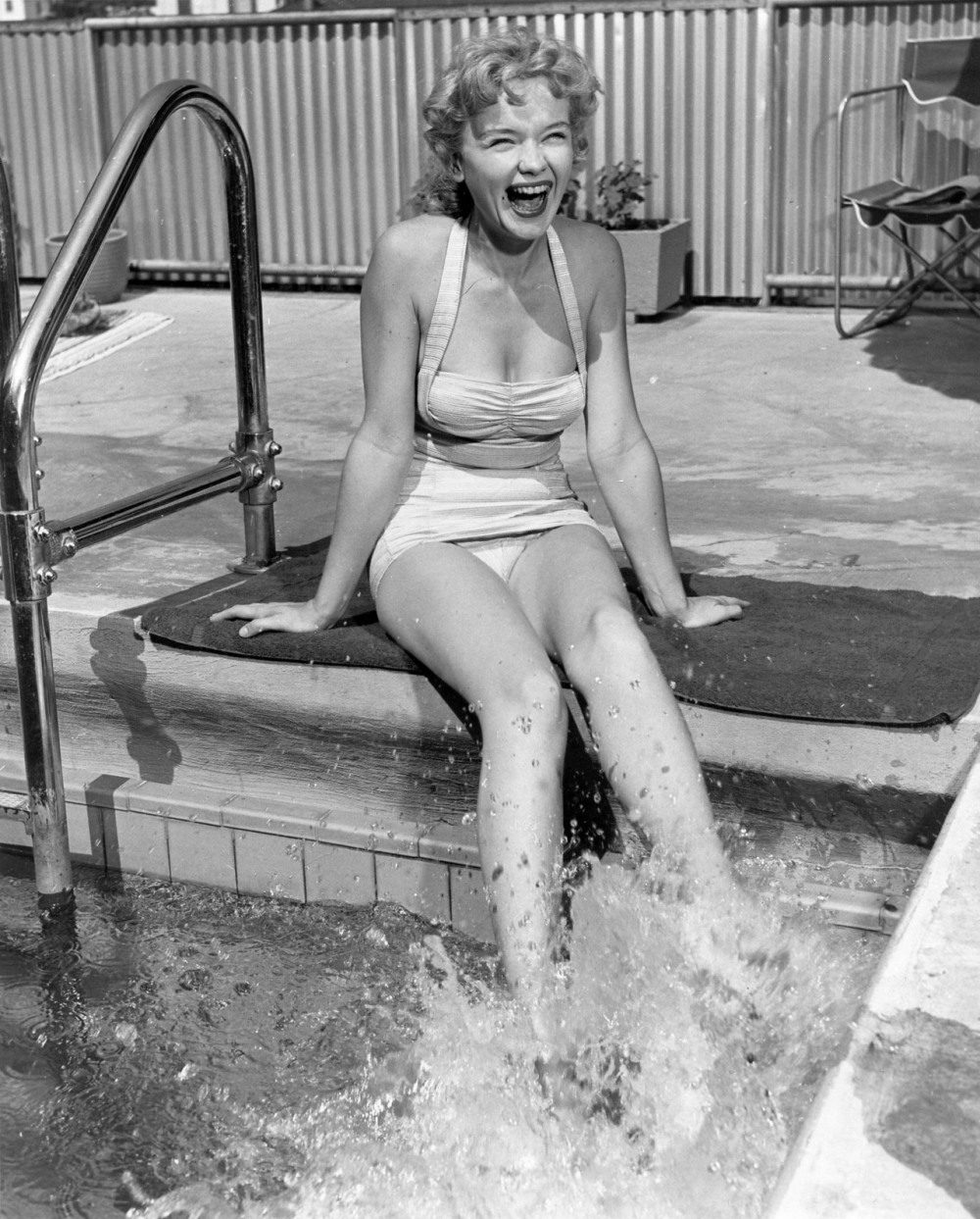 Энн Фрэнсис 18 +