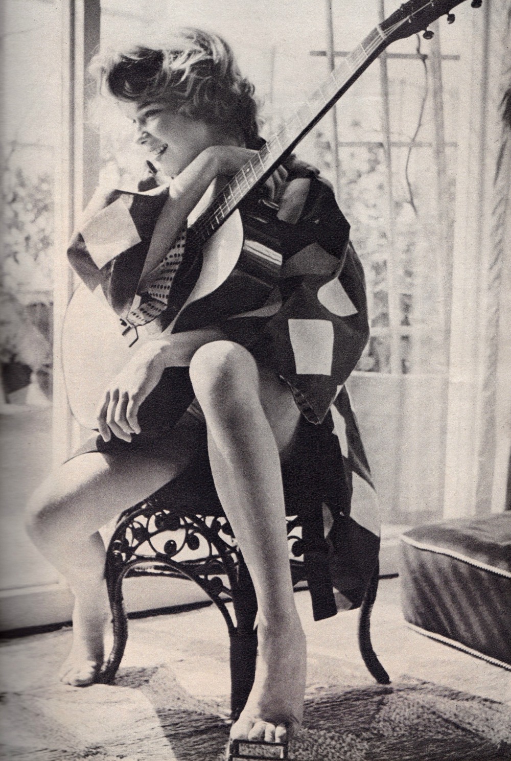 Энн Миллер колготки