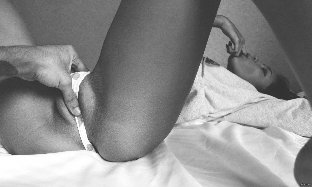 Парни в стрингах ебутся