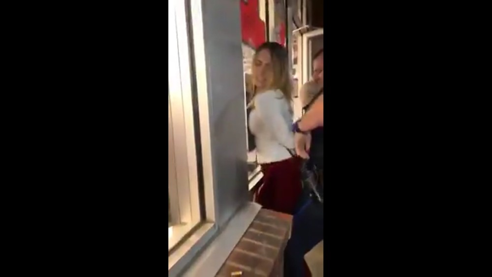 Спалил сестру за дрочкой