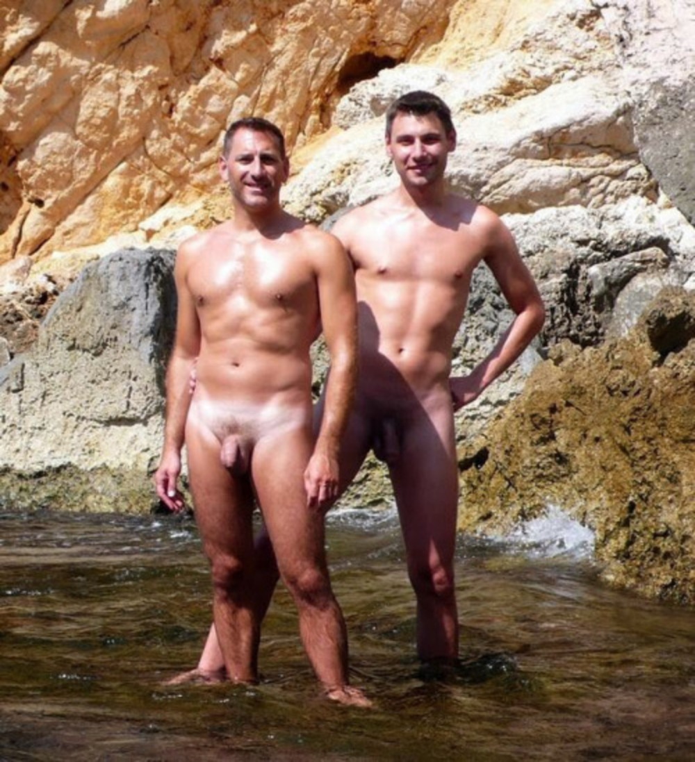 мужики на пляже отдыхают голыми фото 18