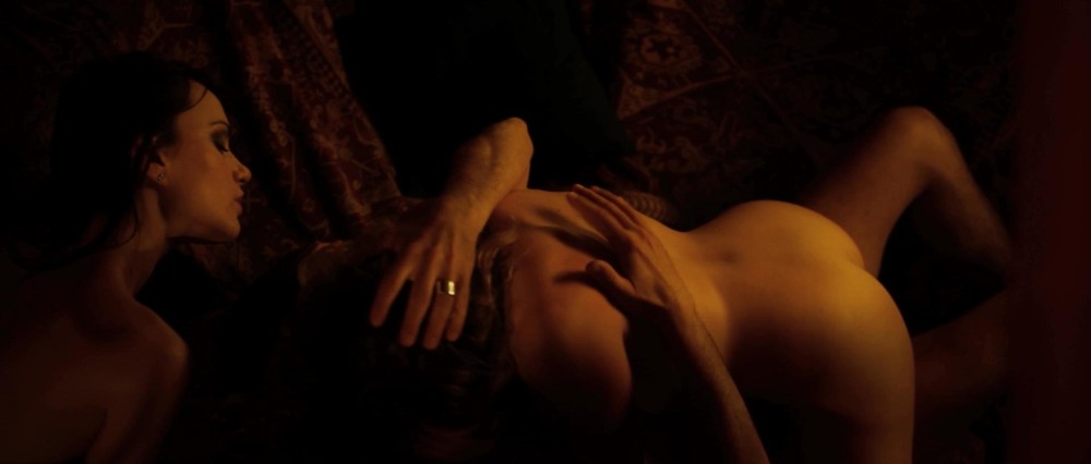 Клаудия Джерини постельные сцены