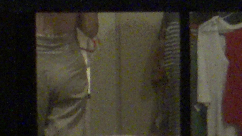 Подглядывание в окна голые