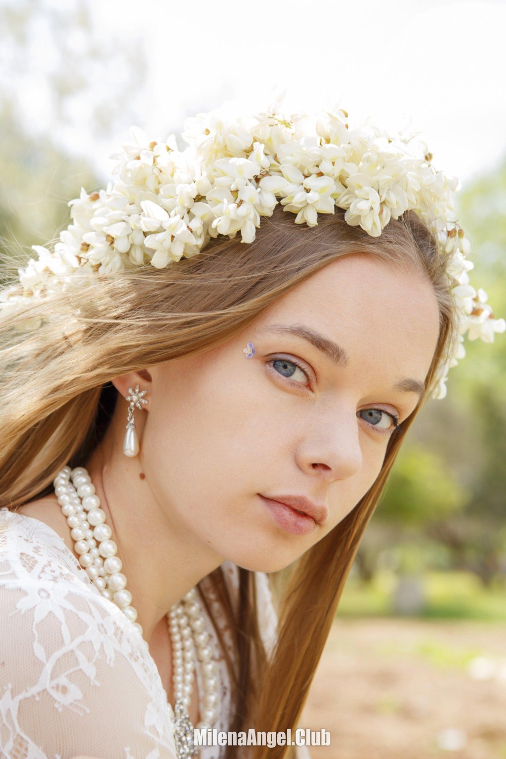 Тая Карпенко раздевается